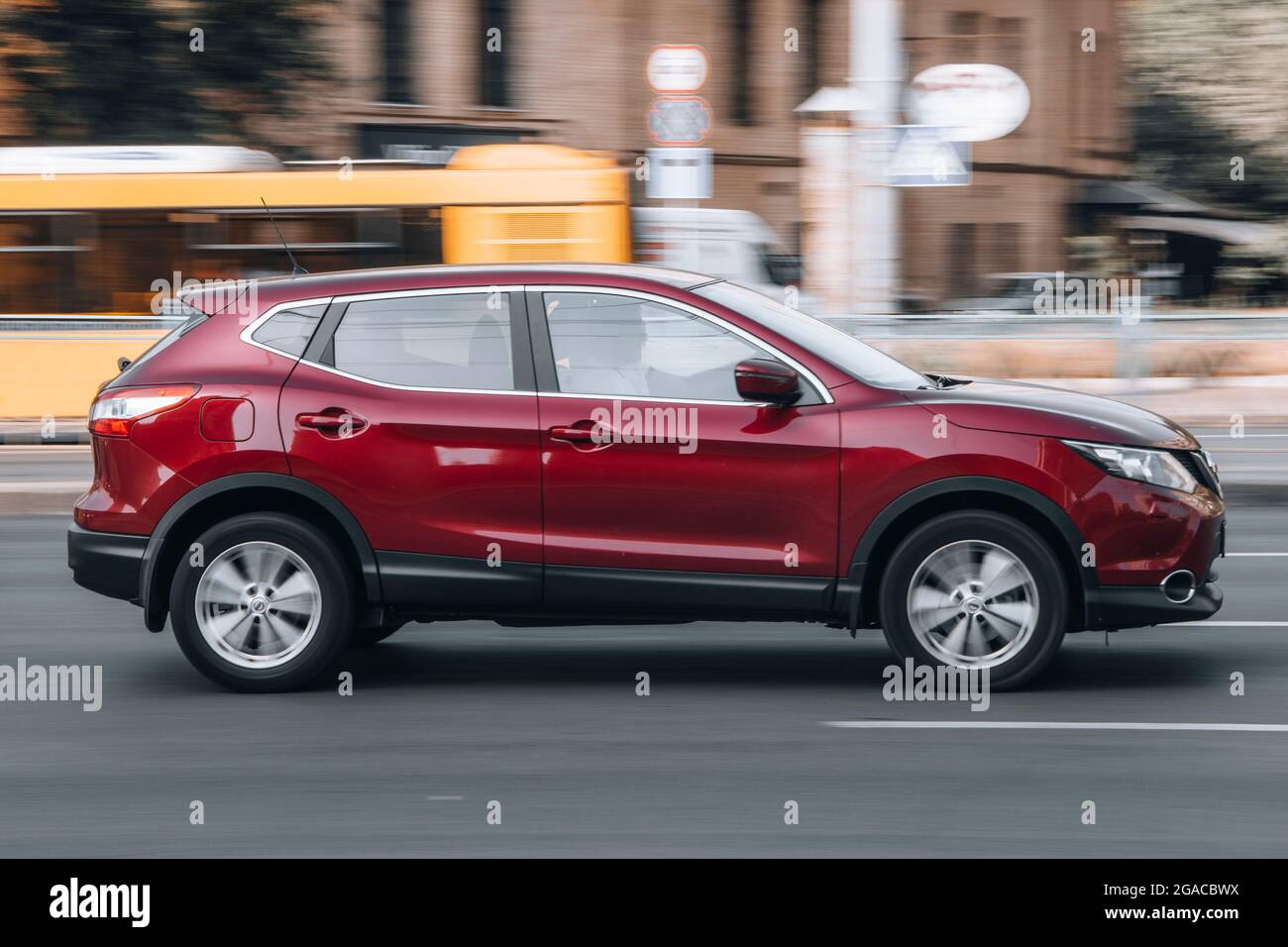 Purple Nissan Car High Resolution Stock Photography And Images Alamy