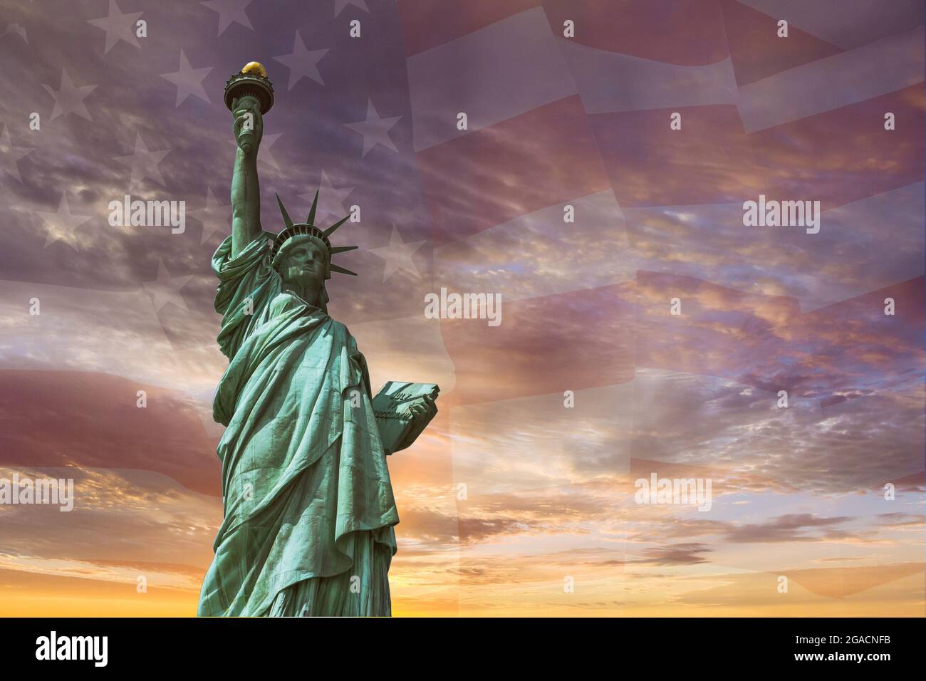 American flag, statue of liberty hi-res stock photography and images ...