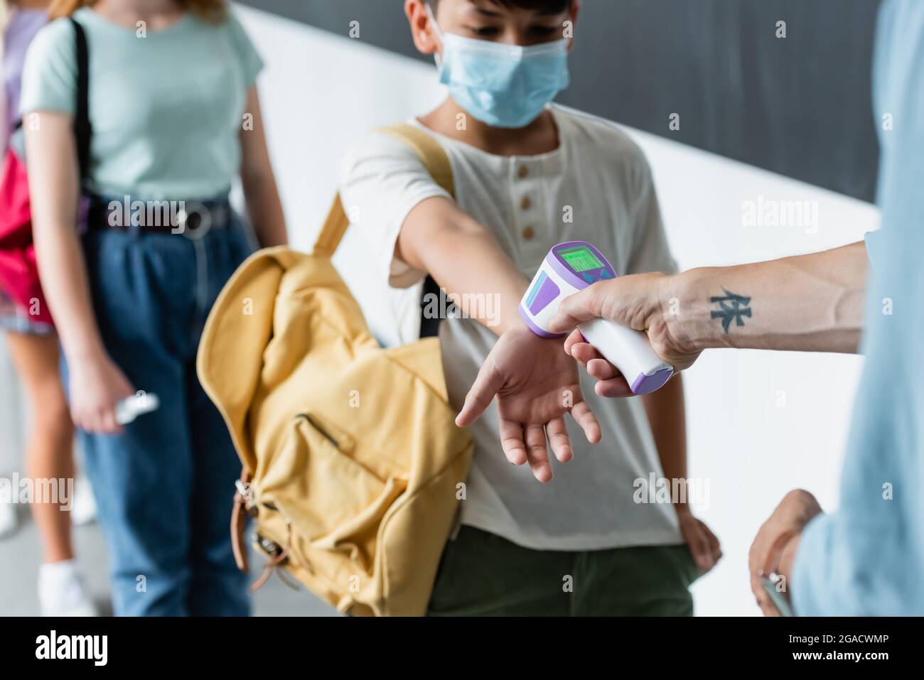 Teen boy medical mask school hi-res stock photography and images - Alamy