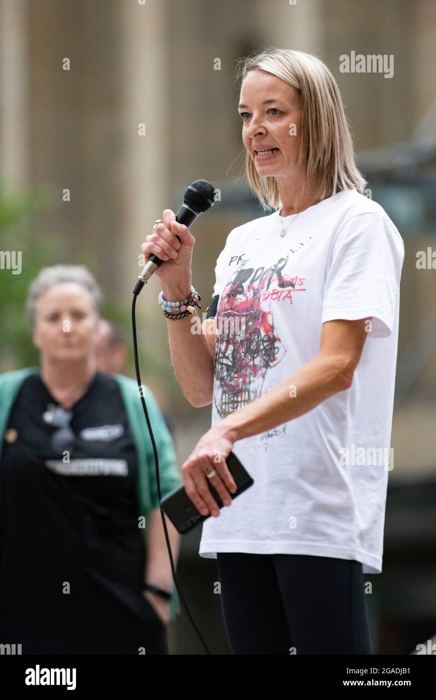 Glasgow, Scotland, UK. 30th July, 2021. PICTURED: People speaking about their experiences of steps of Buchanan Street. Drug deaths in Scotland have increased to a new record peak for the seventh year in a row, according to “horrifying and heartbreaking” figures published today. The “shocking” news that 1,339 people died from drugs in 2020 means that Scotland's drug death rate remains by far the worst in Europe. Credit: Colin Fisher/Alamy Live News Stock Photo