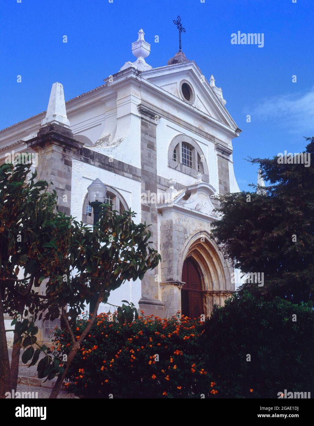 Fachada de iglesia parroquial hi-res stock photography and images - Alamy