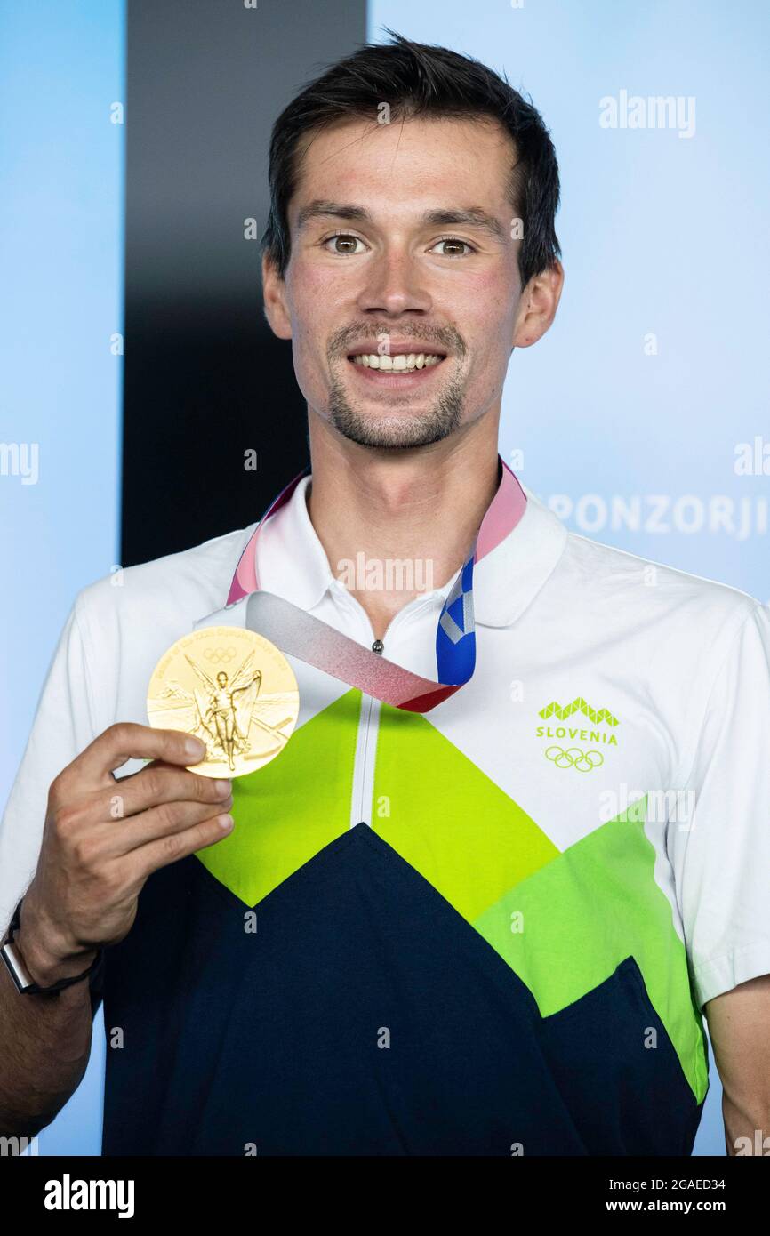 Gold medal olympic time trial hi-res stock photography and images - Alamy
