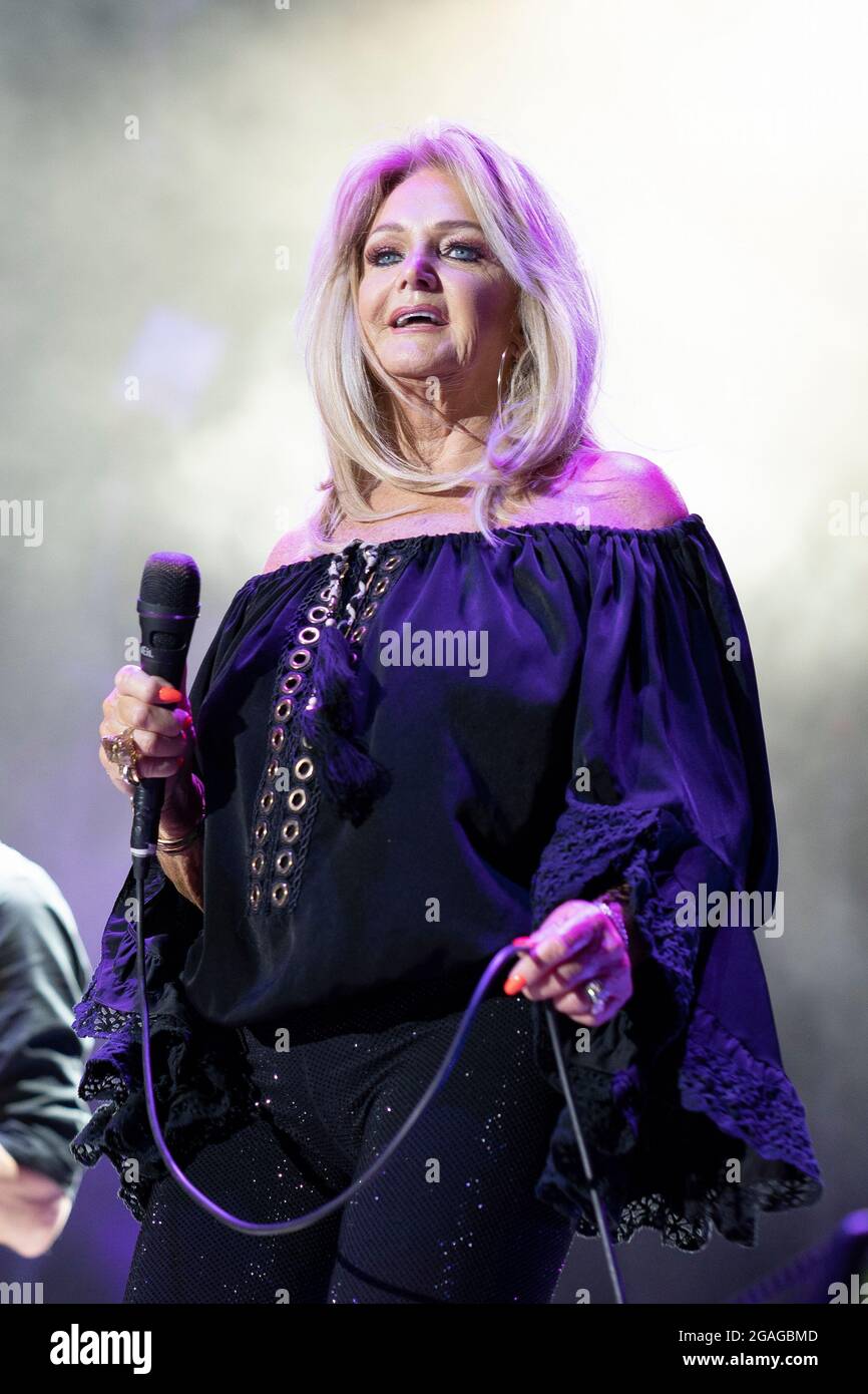 Madrid, Spain. 30th July, 2021. Singer Bonnie Tyler (Gaynor Hopkins?) performs live during a music concert at the Hipodromo de la Zarzuela in Madrid.This performance by Gaynor Hopkins, better known as Bonnie Tyler, is part of the Push Play Festival 2021. Credit: SOPA Images Limited/Alamy Live News Stock Photo