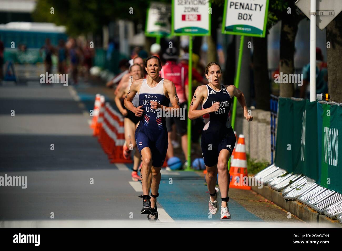 Tokyo, Japan. 31st July, 2021. (L-R) Katie ZAFERES (USA), Jessica LEARMONTH (GBR) Triathlon : Mixed Relay during the Tokyo 2020 Olympic Games at the Odaiba Marine Park in Tokyo, Japan . Credit: Kohei Maruyama/AFLO/Alamy Live News Stock Photo