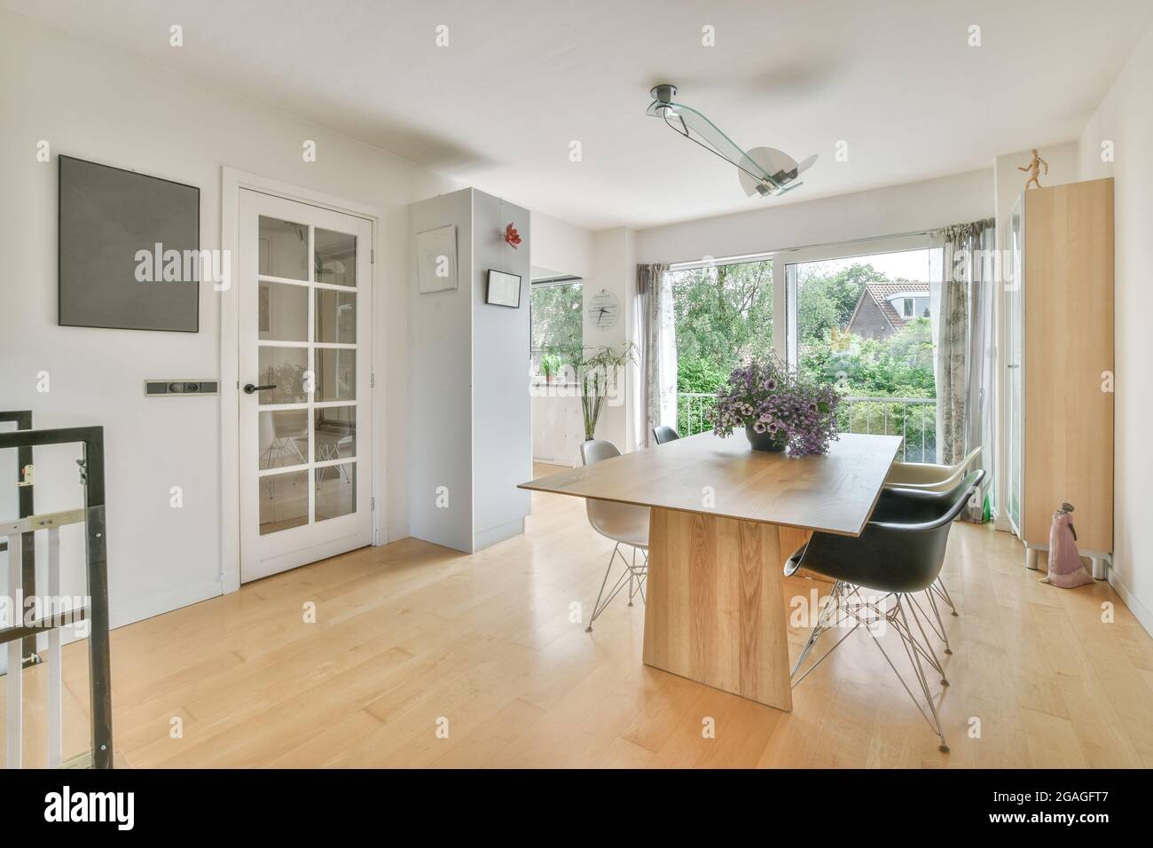 Interior design of bright and beautiful dining room Stock Photo - Alamy