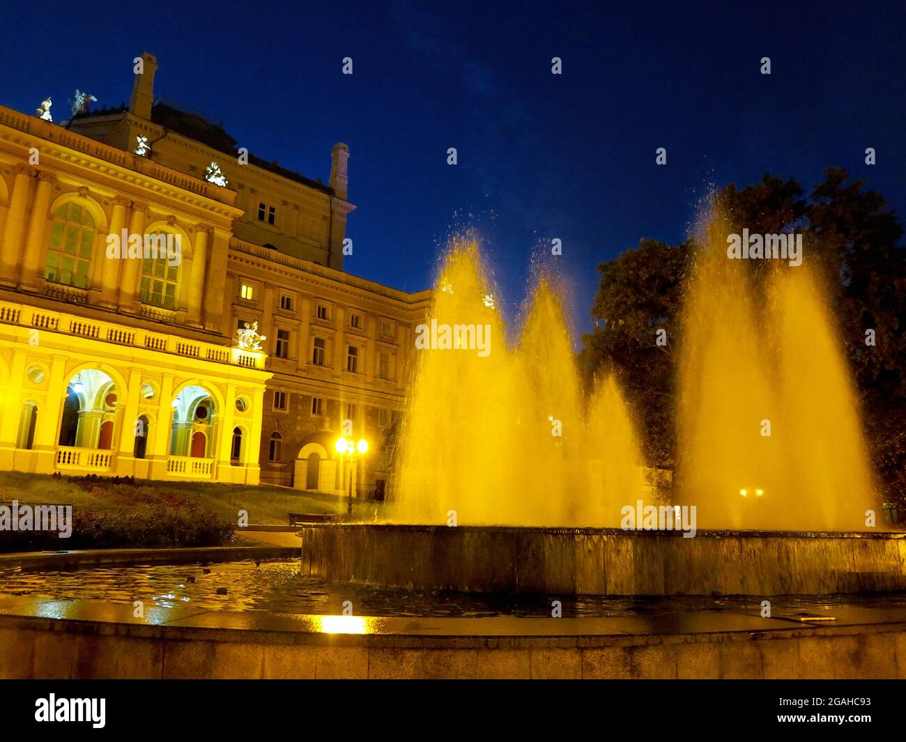 Rainy night street scene in hi-res stock photography and images - Alamy