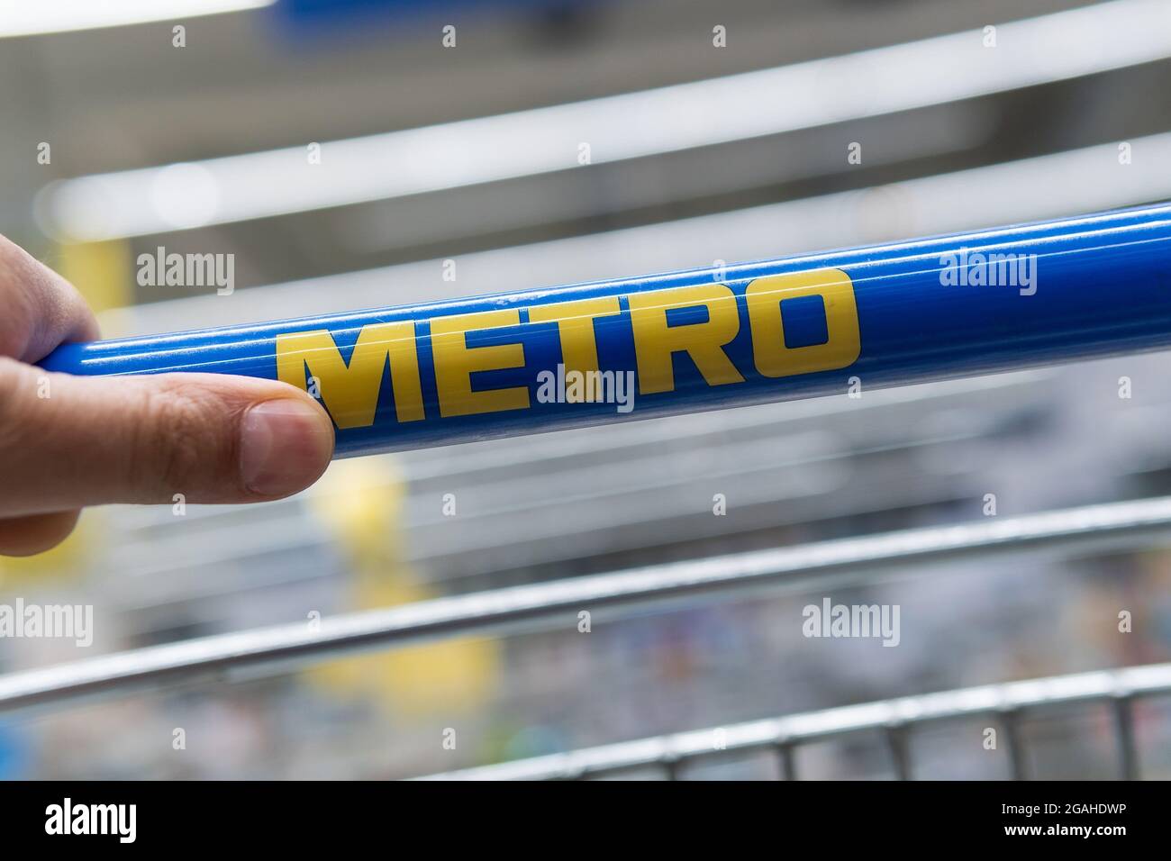 Tyumen, Russiajune 08, 2021 Metro shopping cart logo, of a