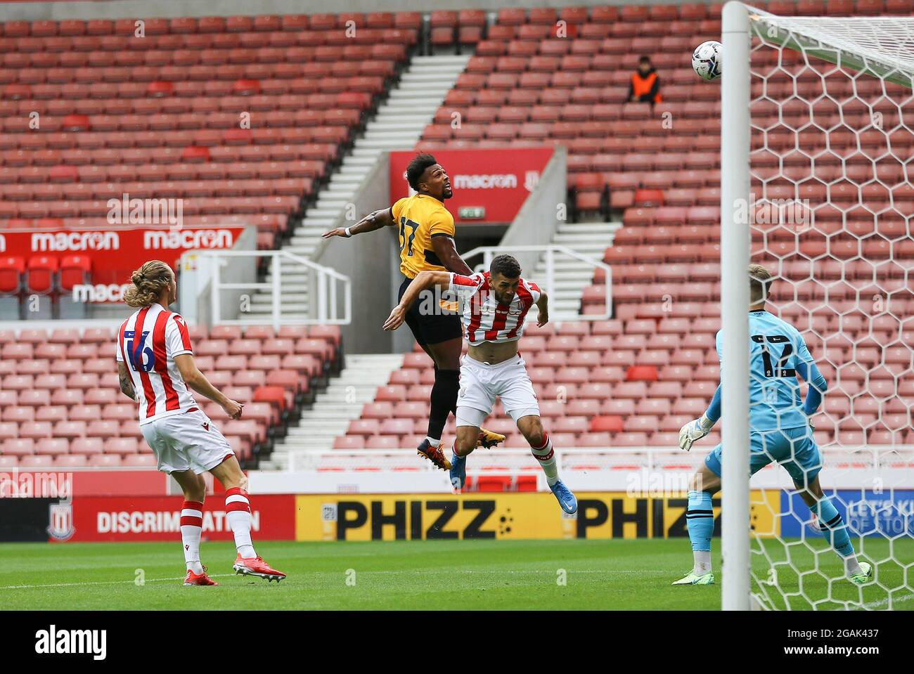 Adama traore wolves 2022 hi-res stock photography and images - Alamy