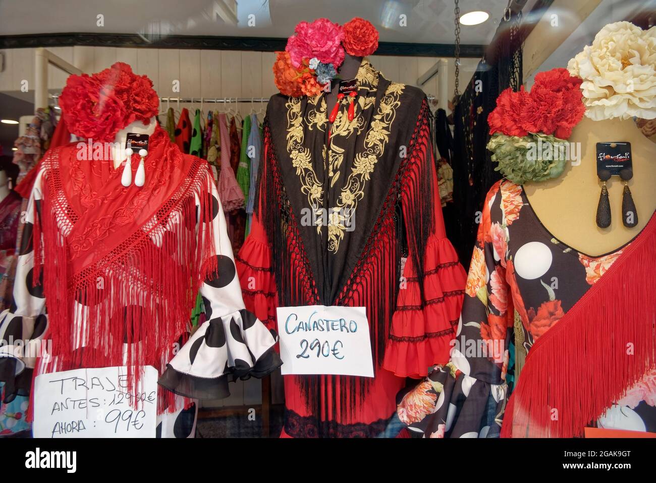 Typisch andalusisches Kleider,  Flamenco Store ,Souvenirs. Málaga, Andalucía, Spanien, Europa Malaga, Costa del Sol, Provinz Malaga, Andalusien, Spani Stock Photo