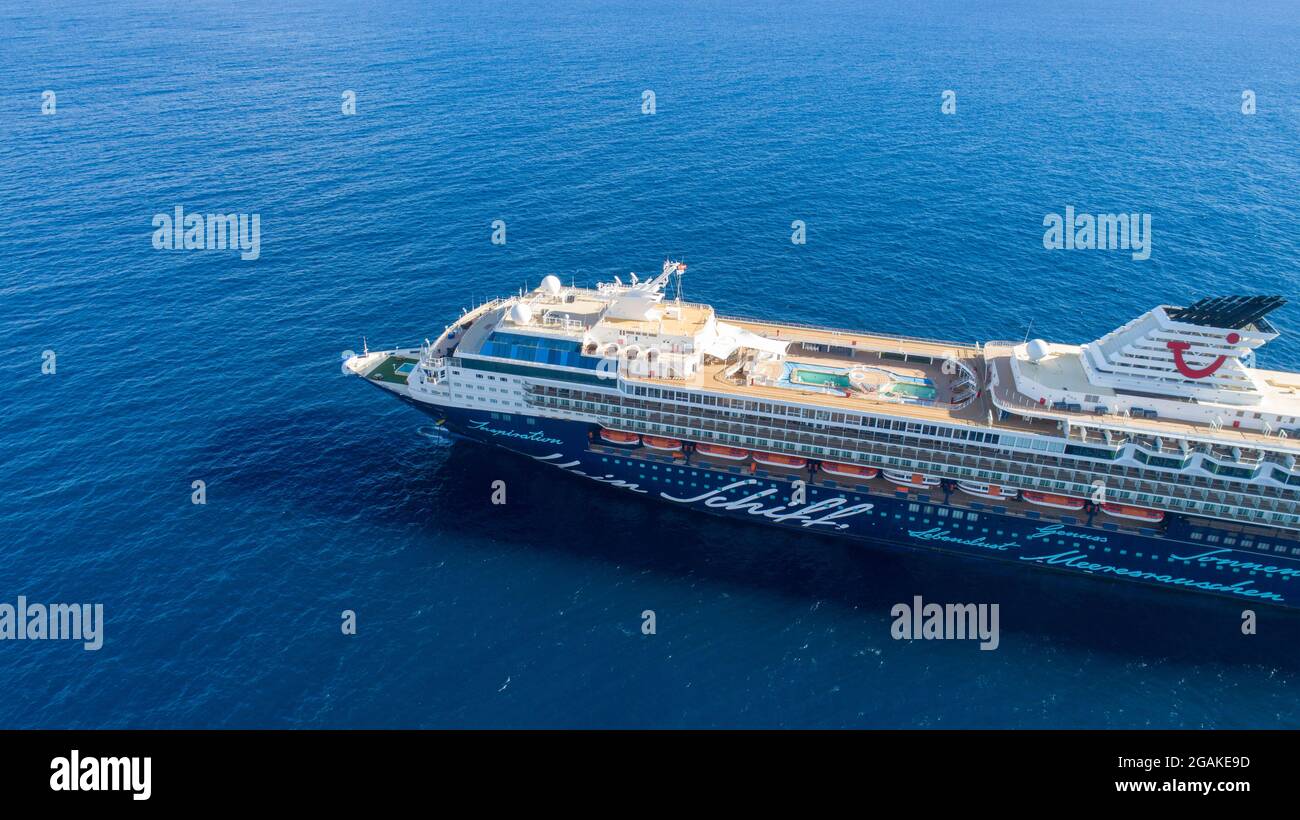 Century Class Cruise Ship High Resolution Stock Photography And Images Alamy