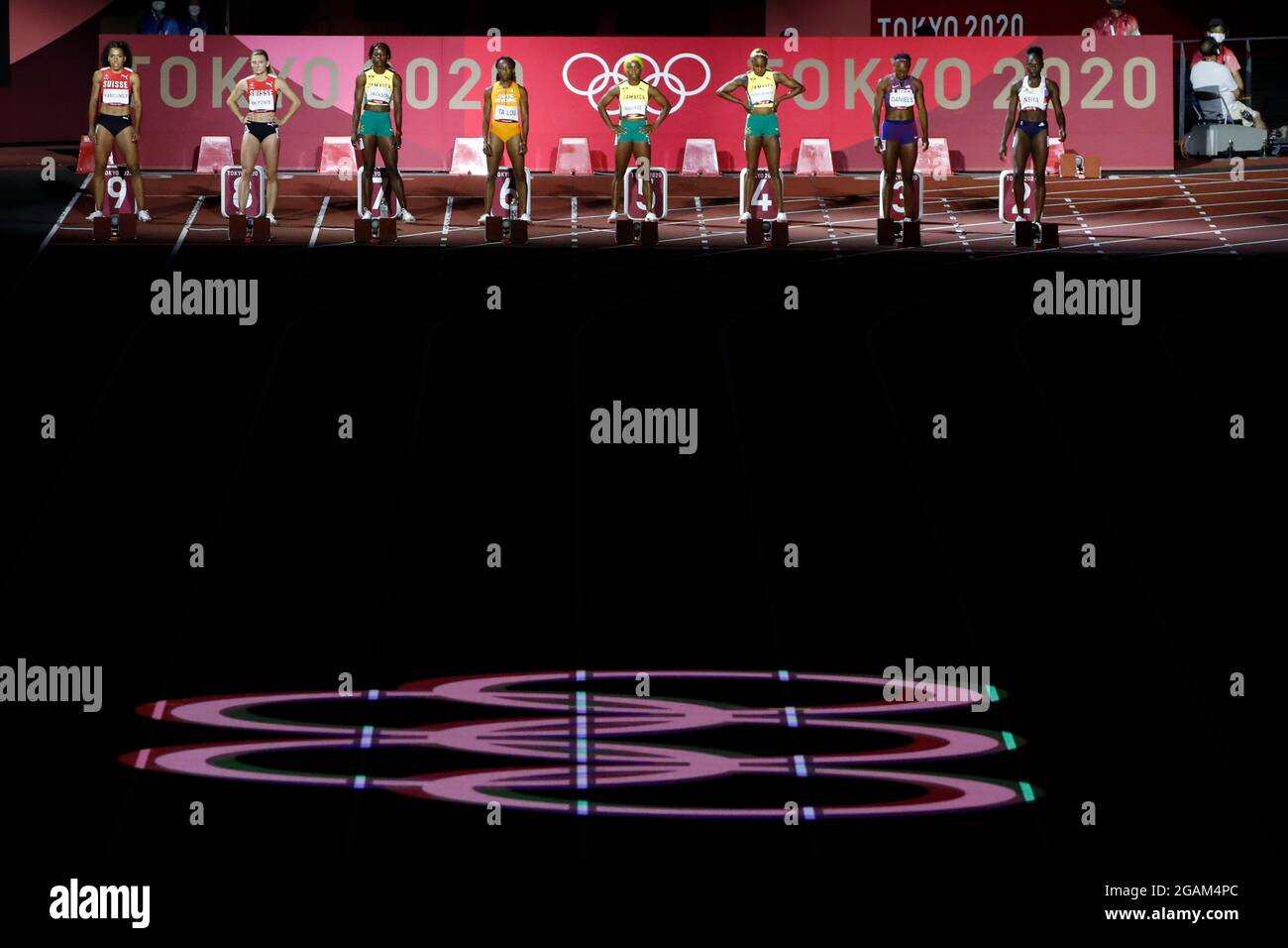 Tokyo, Kanto, Japan. 31st July, 2021. Runners get ready for the women's