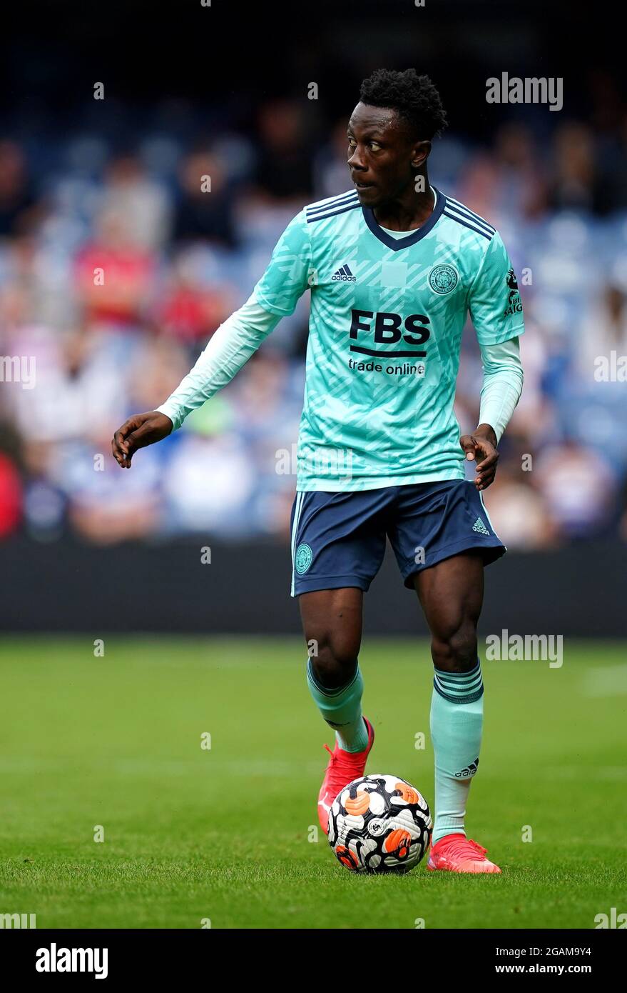 Anderlecht's Francis Amuzu and OHL's Kamal Sowah fight for the