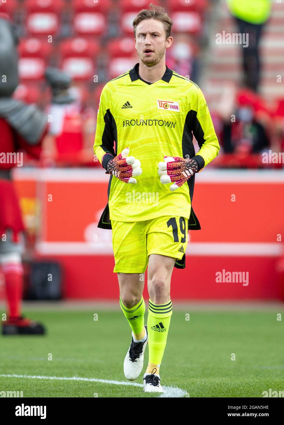 Berlin, Germany. 31st July, 2021. Football: Test matches, 1. FC Union Berlin - Athletic Bilbao, Stadion An der Alten Försterei. Goalkeeper Frederik Rönnow of Union Berlin enters the pitch during the team presentation. Credit: Andreas Gora/dpa/Alamy Live News Stock Photo