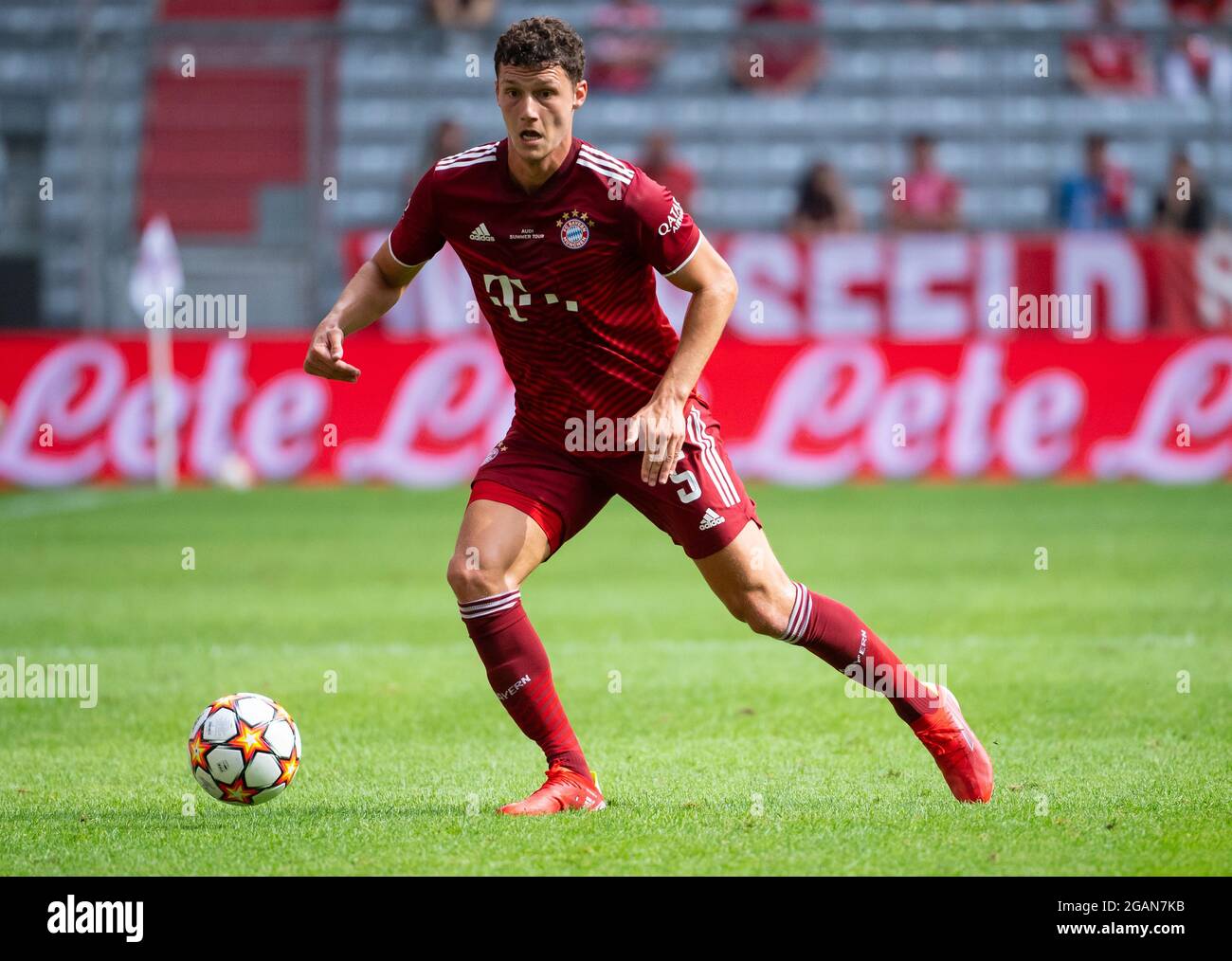 Page 4 Benjamin Pavard Fc Bayern Munchen High Resolution Stock Photography And Images Alamy