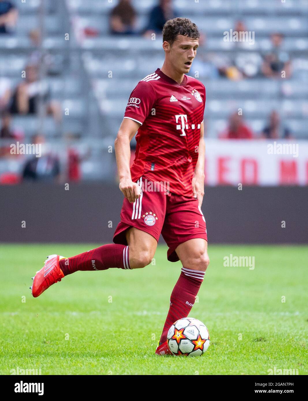 Page 4 Benjamin Pavard Fc Bayern Munchen High Resolution Stock Photography And Images Alamy