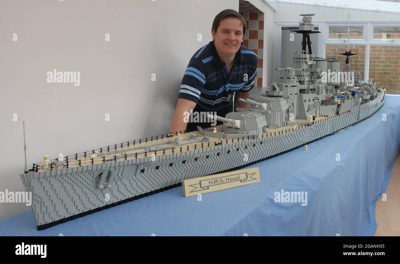 EDWIN DIMENT WITH HIS LEGO MODEL OF HMS HOOD. PIC MIKE WALKER,2008 Stock Photo