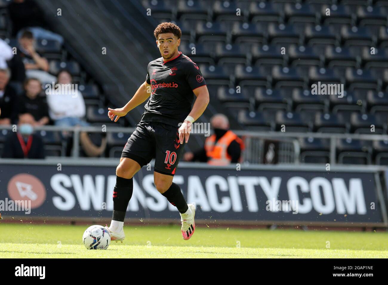 Che adams southampton fc hi-res stock photography and images - Alamy