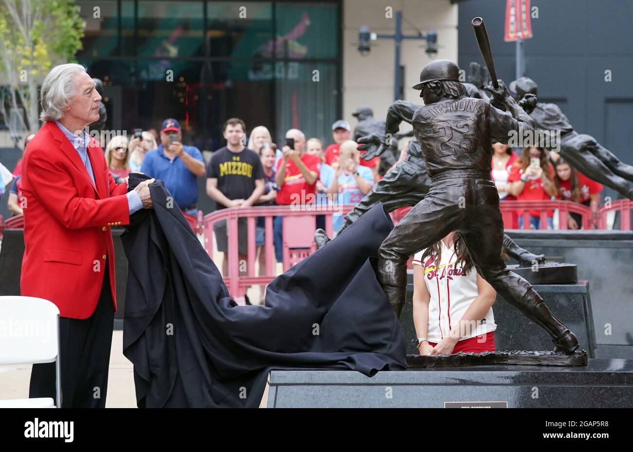 Cardinals' Hall Of Fame/Baseball All-Star Ted Simmons Statue Will Be  Unveiled On July 31