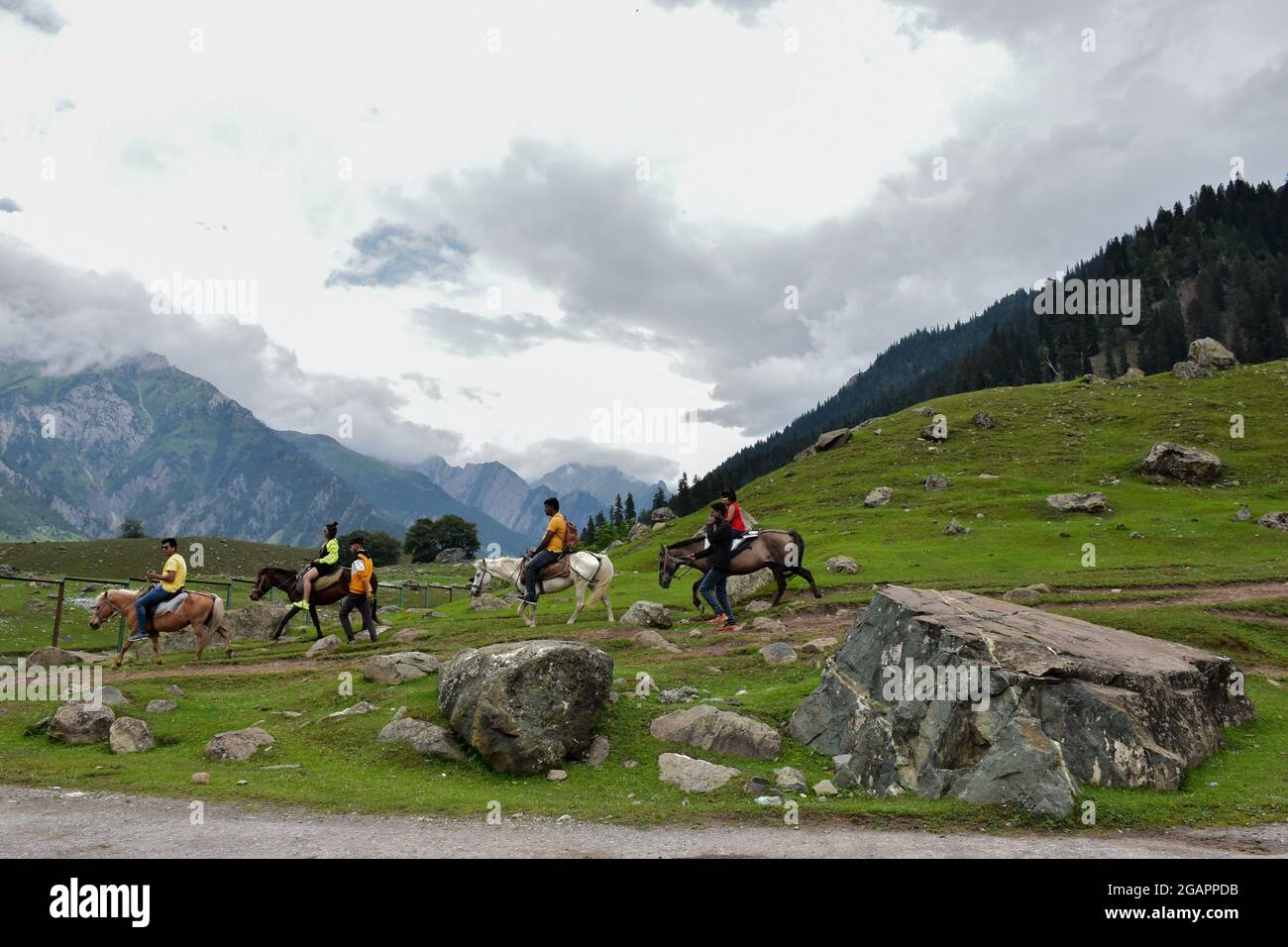 https://c8.alamy.com/comp/2GAPPDB/kashmir-india-31st-july-2021-indian-tourists-enjoy-horse-rides-during-a-cloudy-day-in-sonamarg-about-100kms-from-srinagar-photo-by-saqib-majeedsopa-imagessipa-usa-credit-sipa-usaalamy-live-news-2GAPPDB.jpg