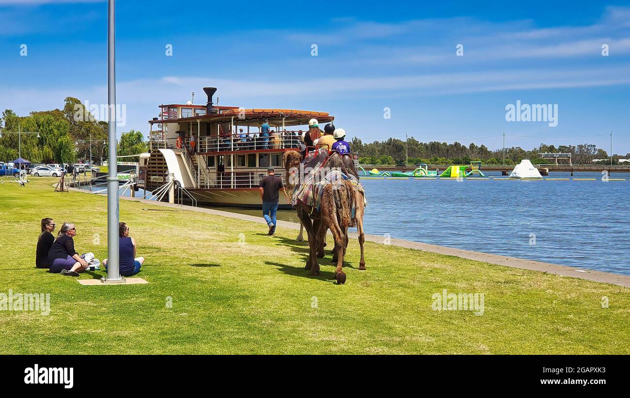 Yarrawonga mulwala bridge hires stock photography and images Alamy