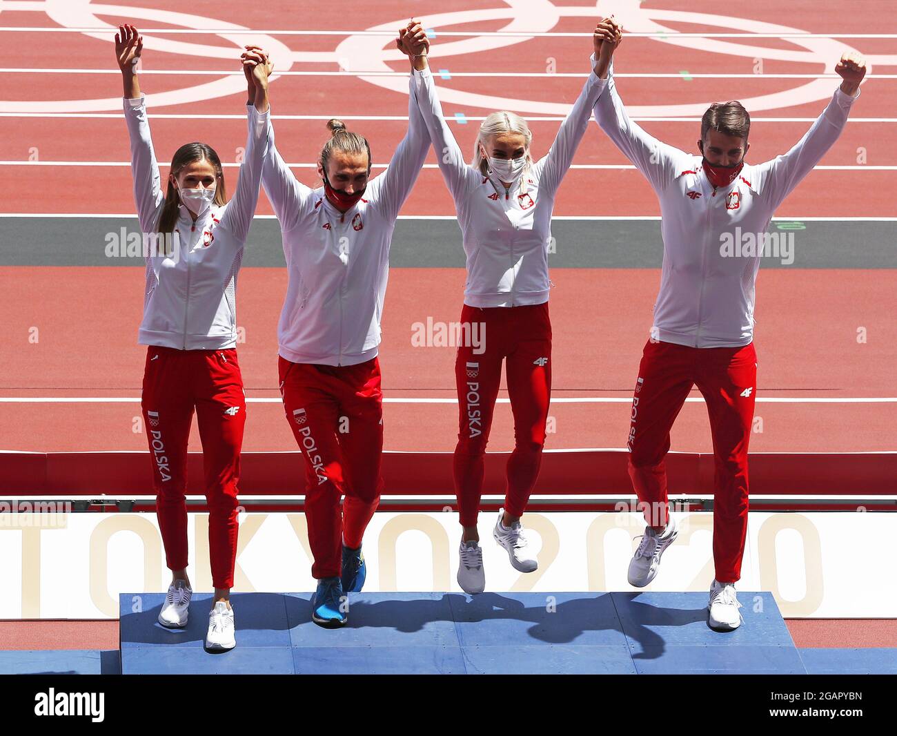 tokyo-japan-01st-aug-2021-the-polish-4x400-mixed-relay-team-of