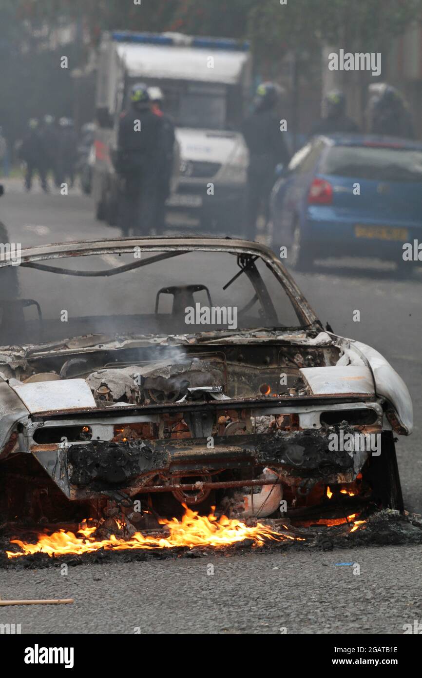 Hackney Riot Bus Damaged caused by rioters in Hackney, London, UK Photo by Julio Etchart ...
