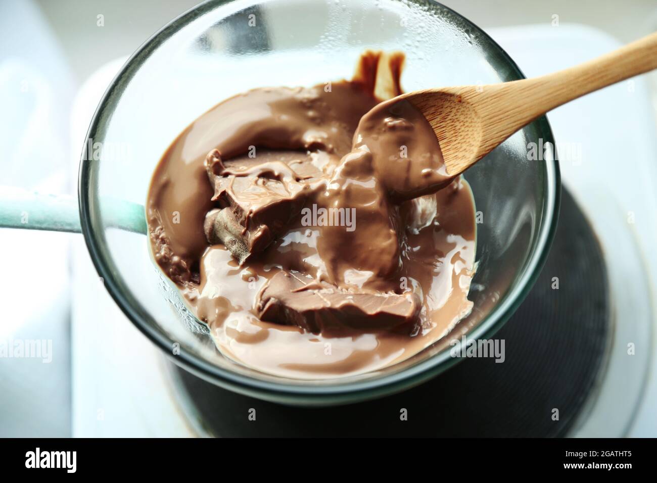Melting chocolate stove hires stock photography and images Alamy