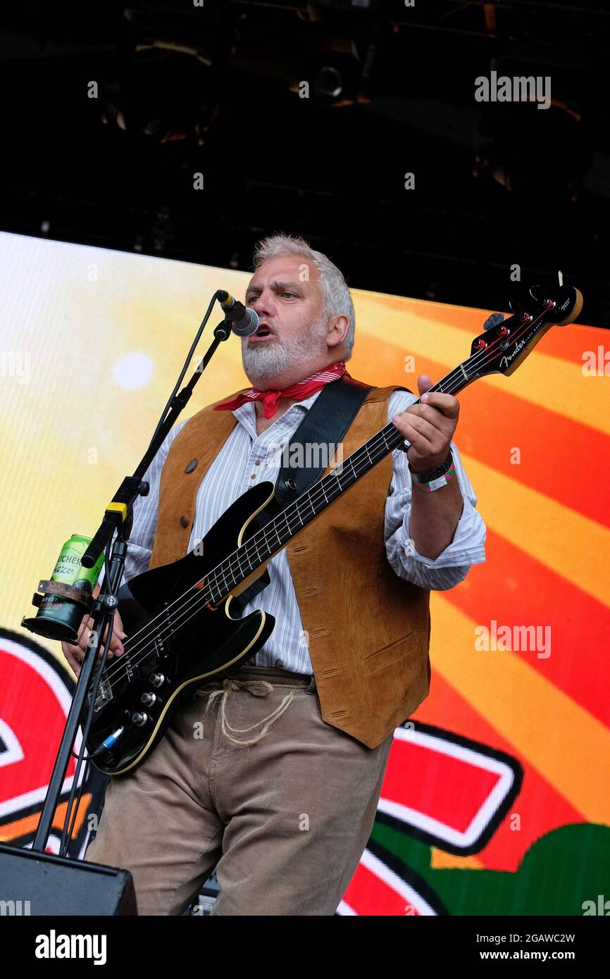 Lulworth, Dorset, August 1st 2021. Sedge Moore, guitarist with The Wurzels  performing live at Camp Bestival festival, Lulworth, Dorset UK Credit: Dawn  Fletcher-Park/Alamy Live News Stock Photo - Alamy