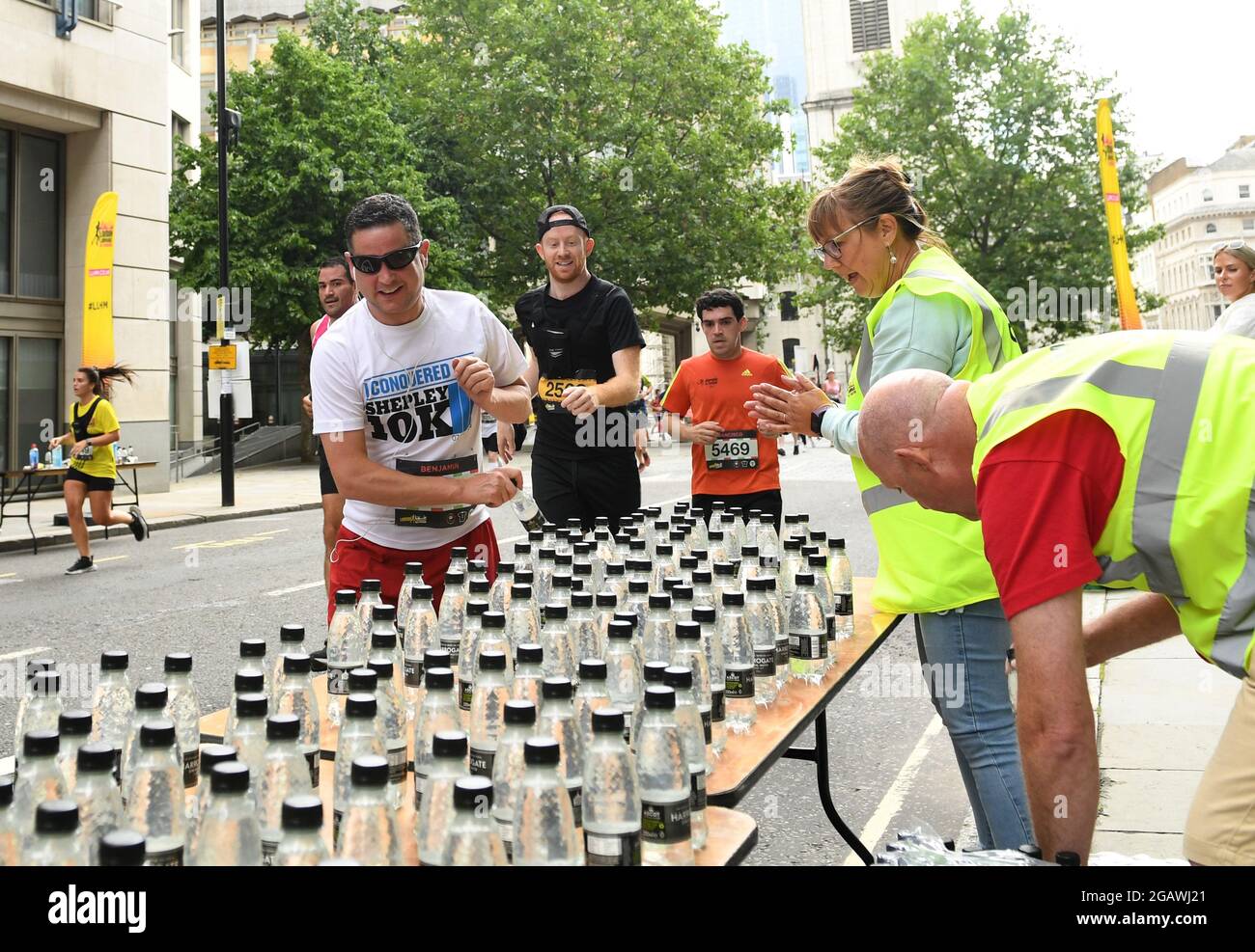 London marathon water station hires stock photography and images Alamy