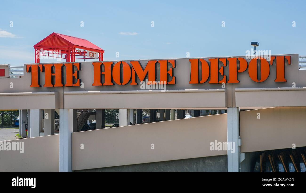 Hardware store and home depot hi-res stock photography and images