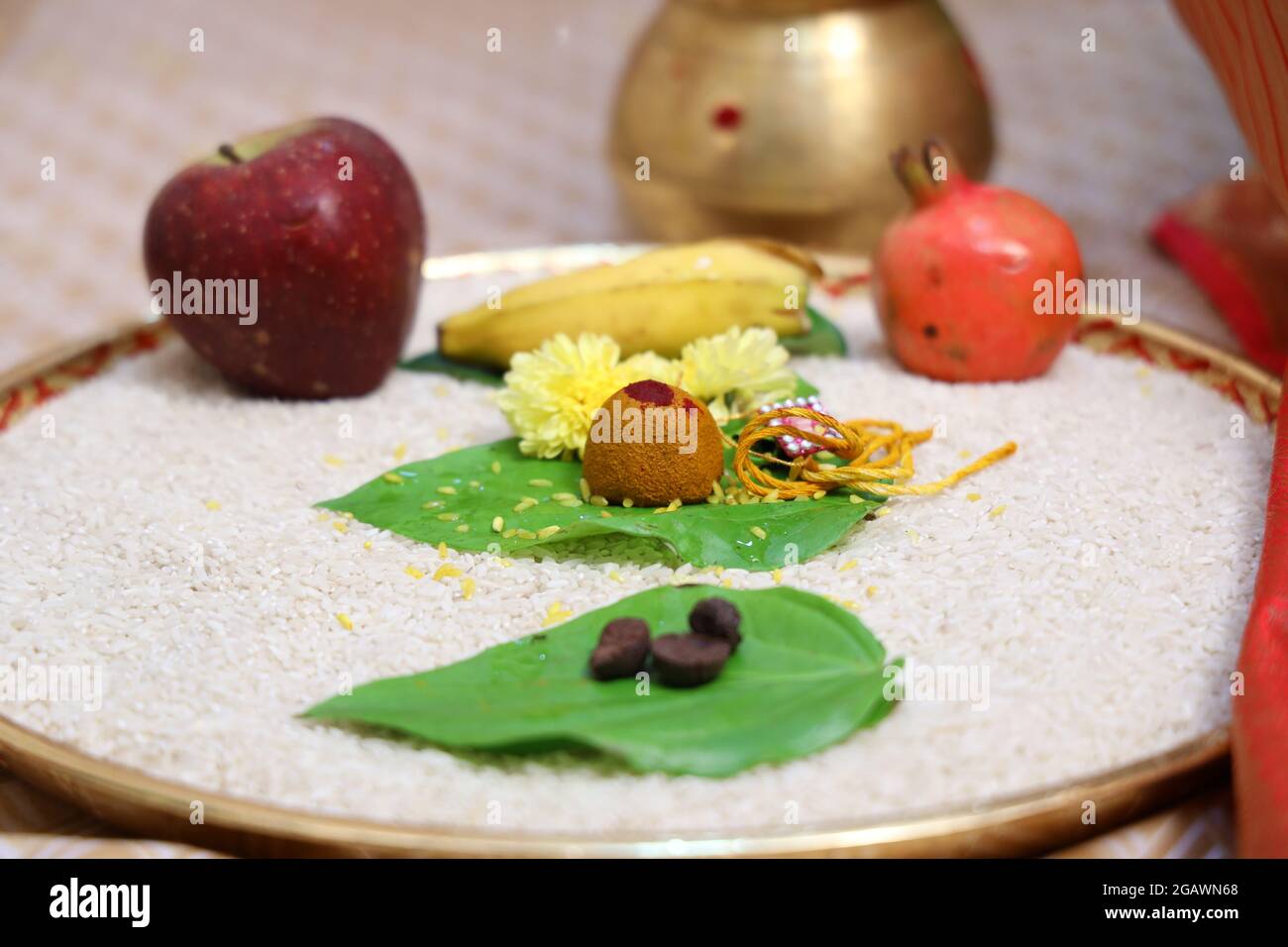 Bronze plate for sweets hires stock photography and images Alamy