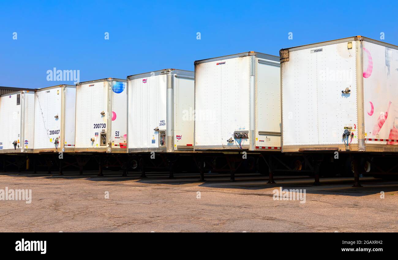 Docking stations hi-res stock photography and images - Alamy