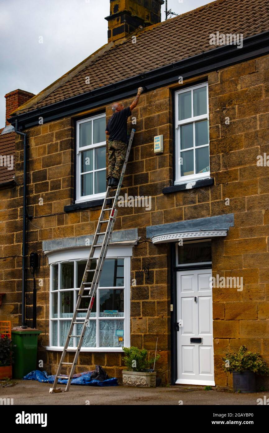 Painting house exterior ladder hires stock photography and images Alamy