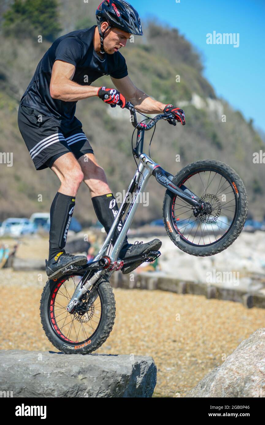 Radical cycling hi-res stock photography and images - Alamy