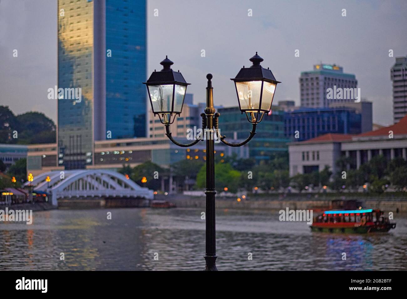 Singapore romantic street view hi-res stock photography and images - Alamy