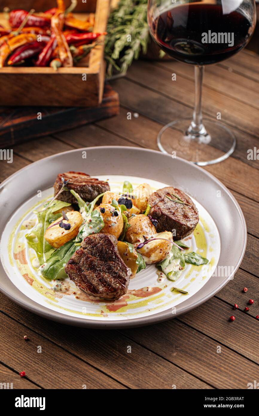 Gourmet steak meat potato hi-res stock photography and images - Alamy