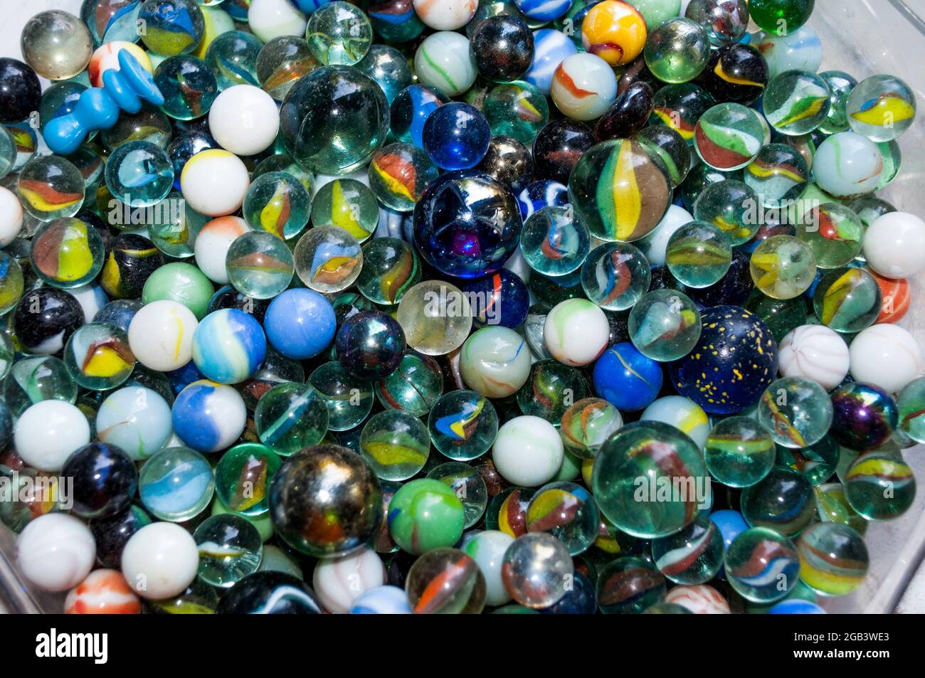 Children playing marbles hires stock photography and images Alamy