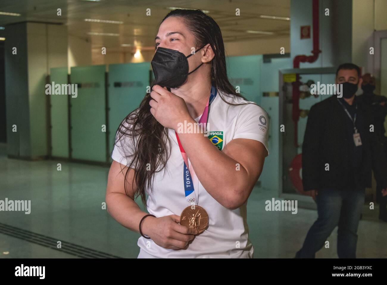 GUARULHOS, SP - 02.08.2021: ATLETAS DO JUDÔ RETORNAM AO BRASIL - Brazilian athlete Mayra Aguiar, bronze medalist in the women&#39;s under 78kg modality of Judo at the Olympic Games in Tokyo-2020, arrived early this Monday morning (02) at Guarulhos International Airport. (Photo: Yuri Murakami/Fotoarena) Stock Photo