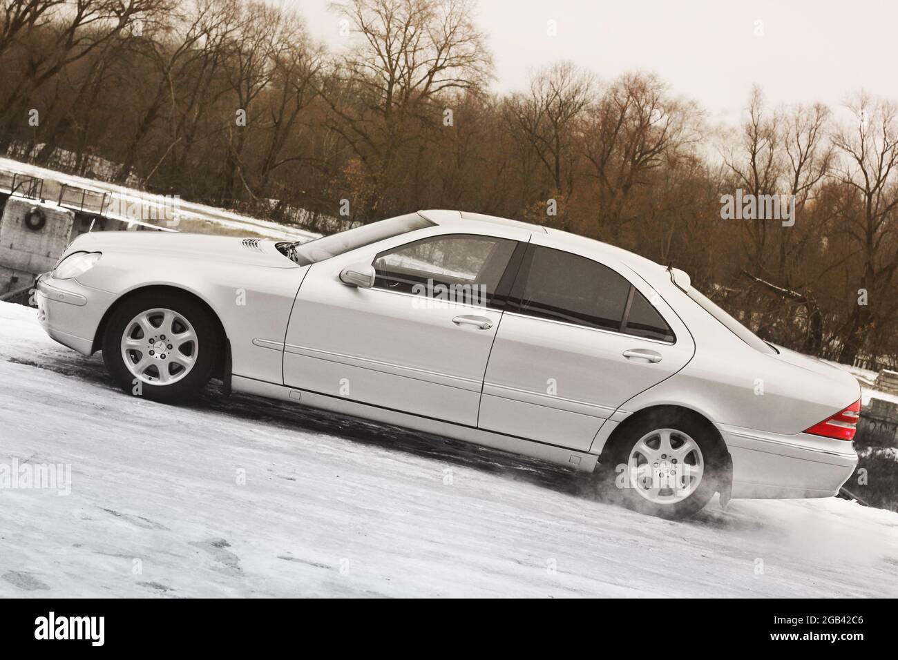 Chernihiv, Ukraine - November 22, 2018: Mercedes-Benz S-Class in winter against the backdrop of trees Stock Photo