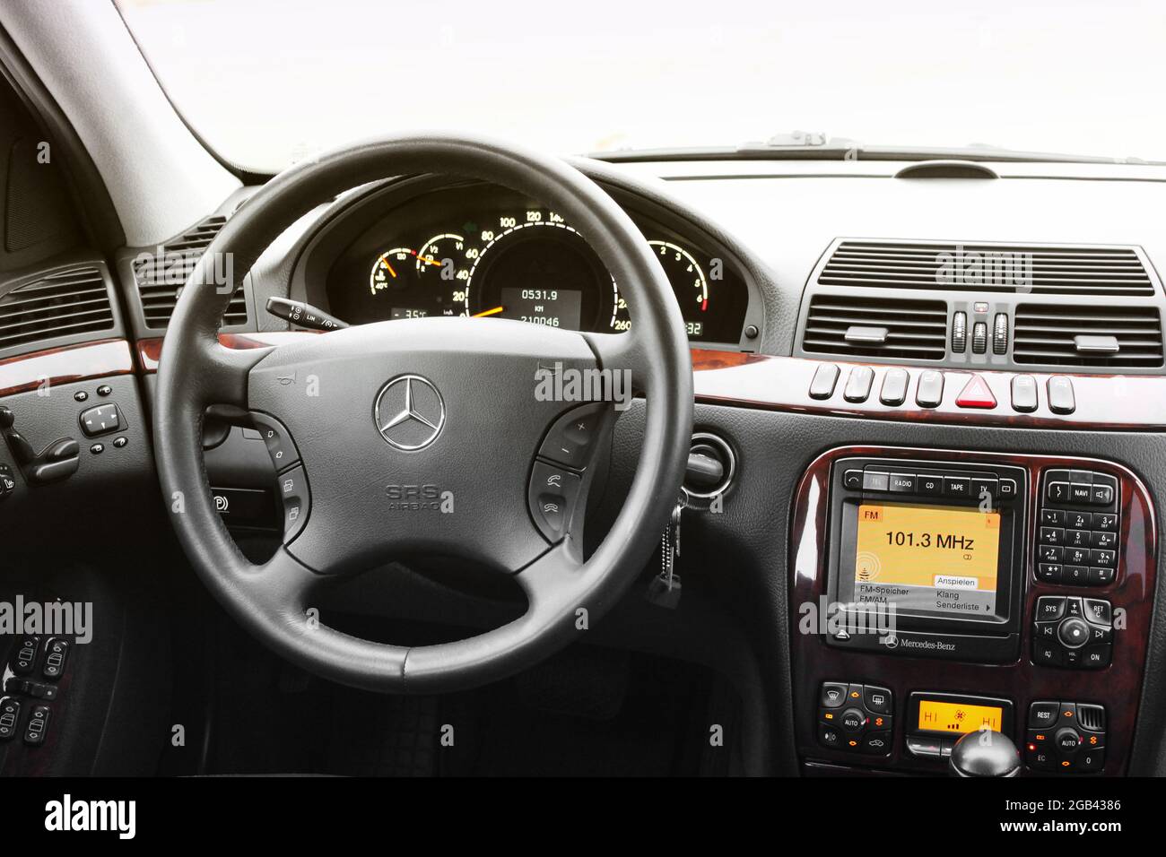 Chernihiv Ukraine November 22 18 Interior Of The Car Mercedes Benz S Class Leather Car Interior Stock Photo Alamy
