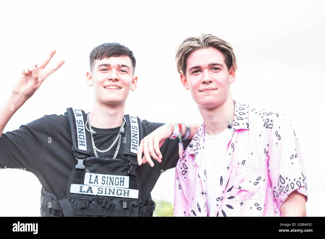 Lulworth, Wareham, UK, Sunday, 1st August 2021 Max and Harvey portrait backstage on day 3 of Camp Bestival, Lulworth Castle. Credit: DavidJensen / Empics Entertainment / Alamy Live News Stock Photo