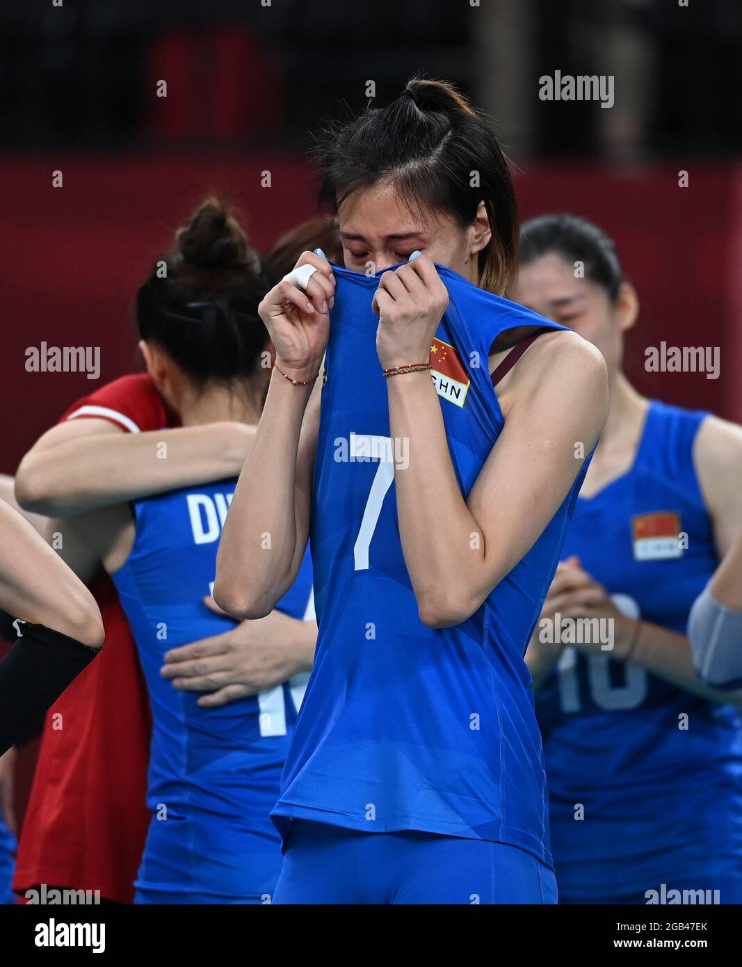 Tokyo, Japan. 2nd Aug, 2021. Wang Yuanyuan (front) of China reacts ...
