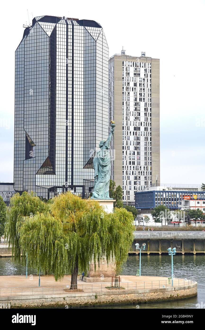 Statue of Liberty in Paris, France Stock Photo Alamy