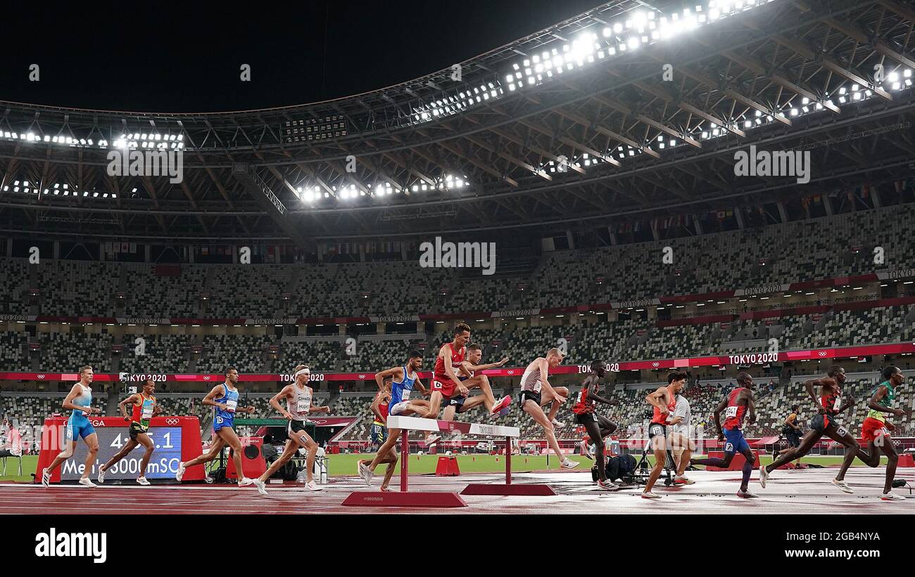 (210802) -- TOKYO, Aug. 2, 2021 (Xinhua) -- Athletes compete during the men's 3000m steeplechase final at Tokyo 2020 Olympic Games, in Tokyo, Japan, Aug. 2, 2021. (Xinhua/Li Gang) Stock Photo
