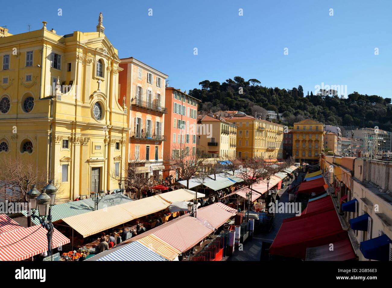 France, french riviera, Nice city is classified world heritage UNESCO, the old town with its colored facade, the provençal market in the Cours Saleya. Stock Photo