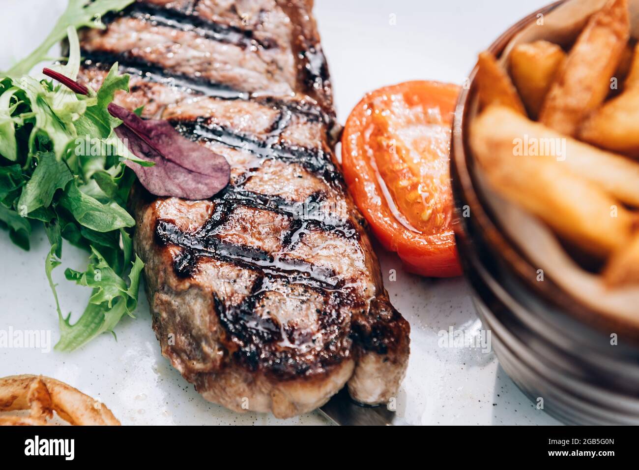 Sirloin Steak, dininig in the pub Stock Photo Alamy