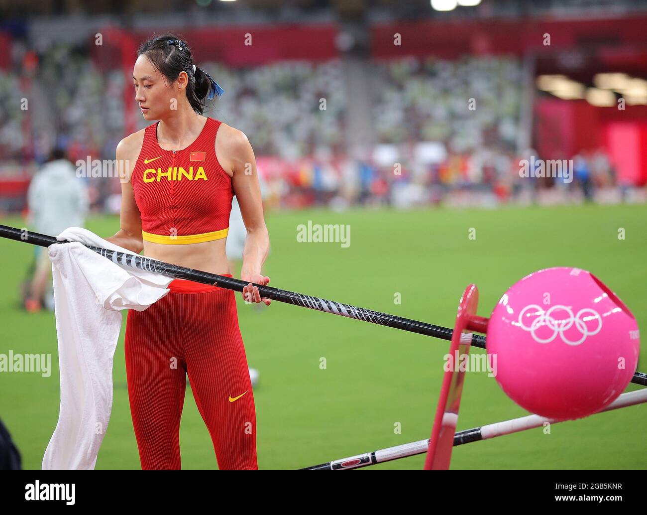 Ling li pole vault hi-res stock photography and images - Alamy