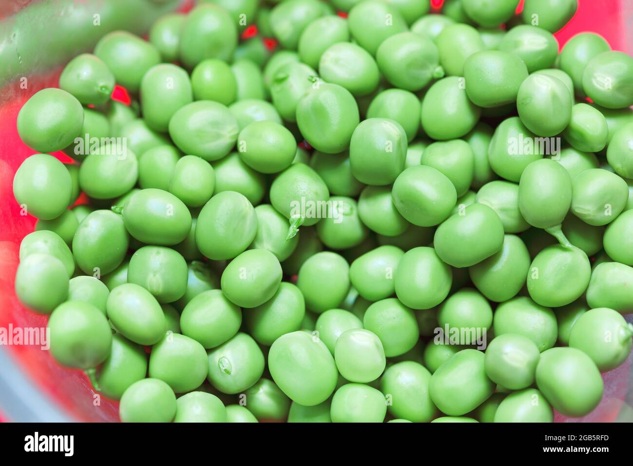 Organic Green Peas . Healthy Nutritious background Stock Photo - Alamy
