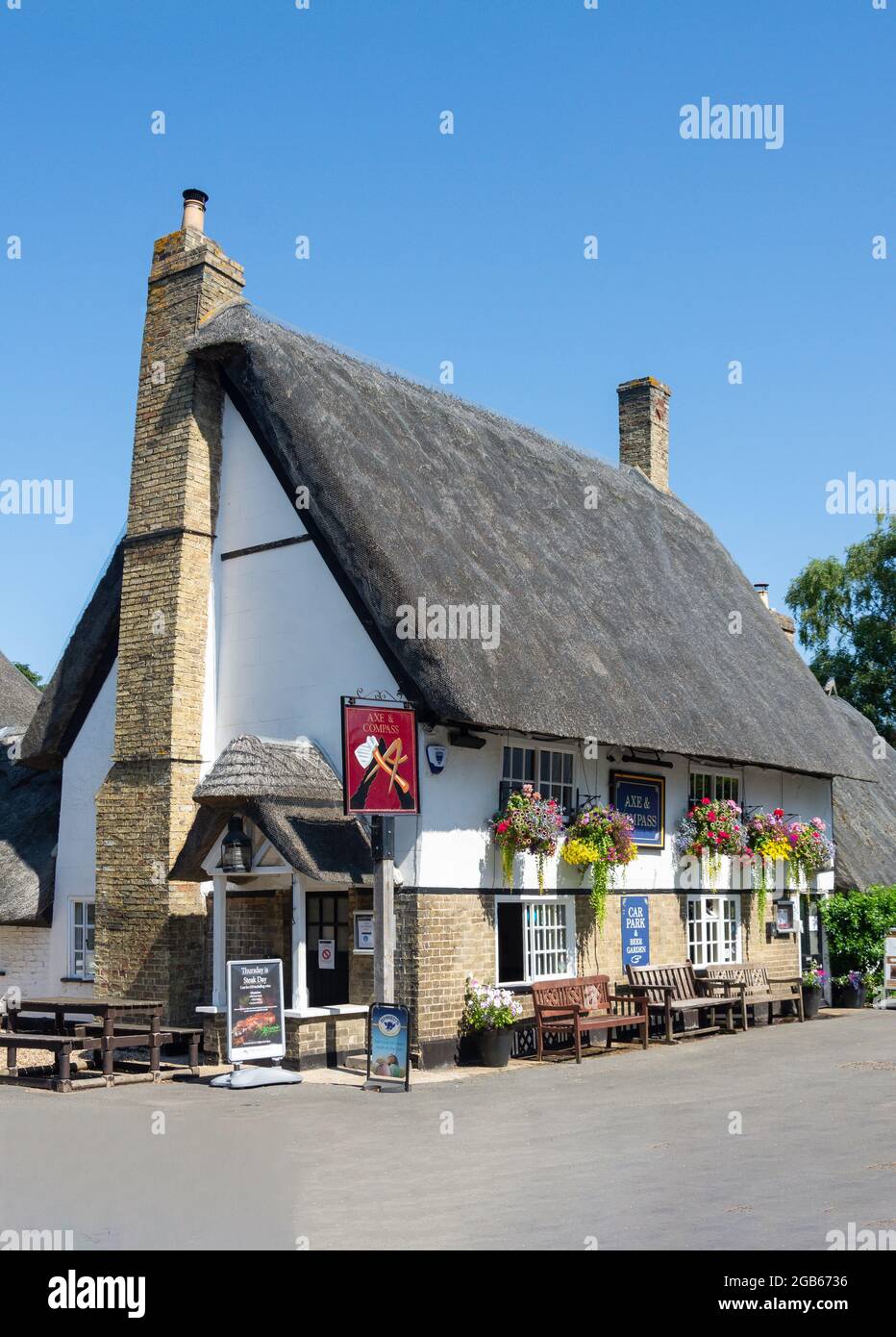 Thatched Axe & Compass Pub, High Street, Hemingford Abbots, Cambridgeshire, England, United
