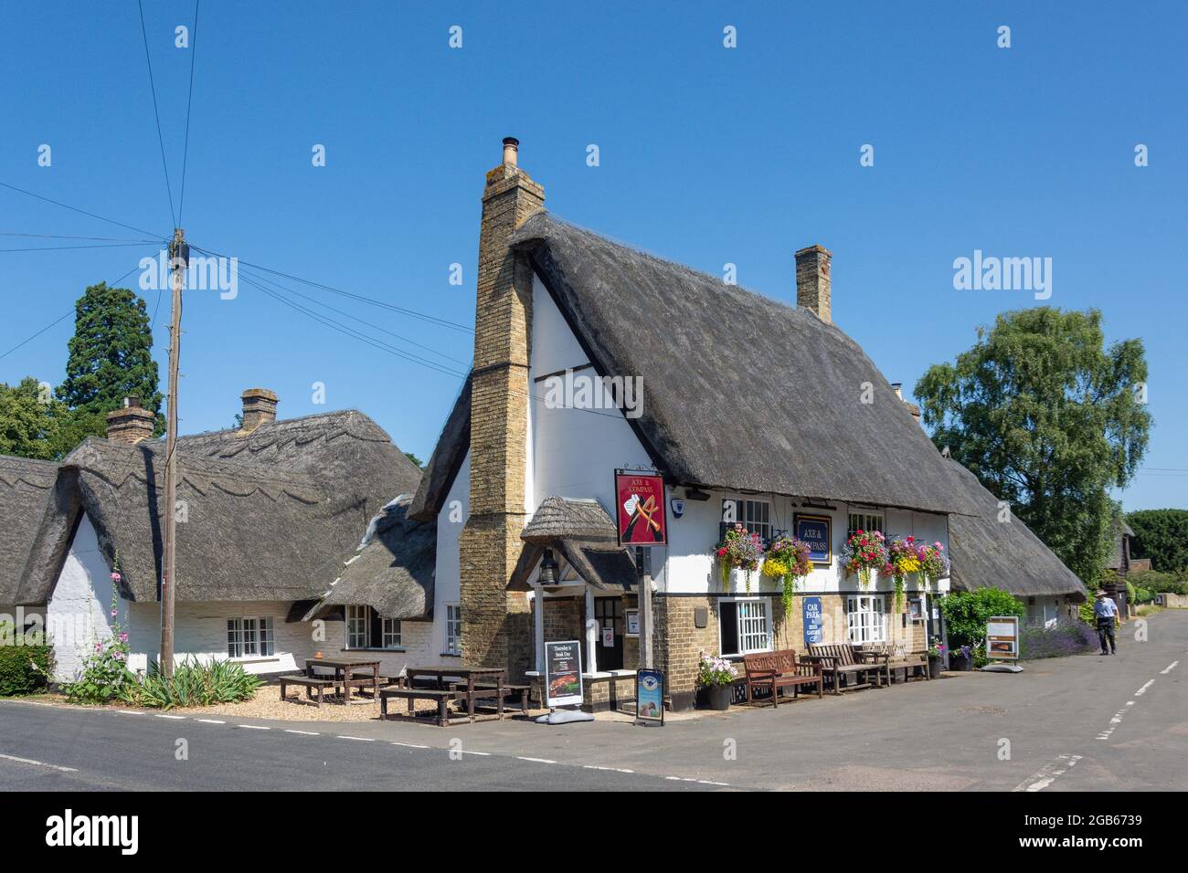 Thatched Axe & Compass Pub, High Street, Hemingford Abbots, Cambridgeshire, England, United